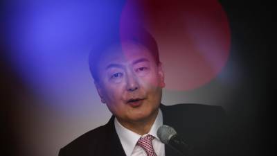 Arrestan al presidente de Corea del Sur, Yoon Suk Yeol, por declarar la ley marcial