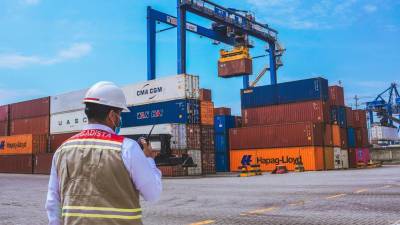 Exportadores ecuatorianos preocupados por ataque ruso a Ucrania Exportadores ecuatorianos preocupados por ataque ruso a Ucrania