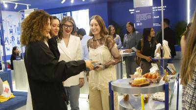 Banco Guayaquil inaugura una tienda donde los emprendedores podrán vender sus productos Banco Guayaquil inaugura una tienda donde los emprendedores podrán vender sus productos