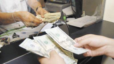 Recuperaci&oacute;n econ&oacute;mica impulsa un r&eacute;cord en flujo de remesas hacia Ecuador
