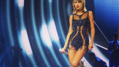 Taylor Swift conoce a su 'gemela' en Australia Taylor Swift conoce a su 'gemela' en Australia