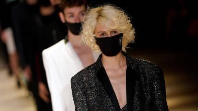 Una mirada a la primera fila del Tokio Fashion Week Una mirada a la primera fila del Tokio Fashion Week