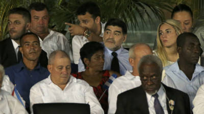 &amp;quot;Me siento cubano&amp;quot;, dice Maradona al llegar a Cuba