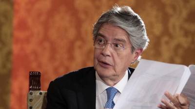 Lasso acusa a Correa, Nebot e Iza de integrar "triunvirato de la conspiración" para sacarlo del poder Lasso acusa a Correa, Nebot e Iza de integrar "triunvirato de la conspiración" para sacarlo del poder