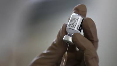 Vacuna Pfizer pierde eficacia más rápidamente que AstraZeneca ante variante delta Vacuna Pfizer pierde eficacia más rápidamente que AstraZeneca ante variante delta