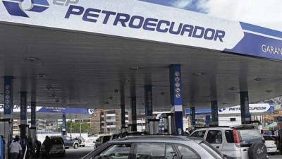 Correa dispone la venta de gasolineras de Petroecuador Correa dispone la venta de gasolineras de Petroecuador