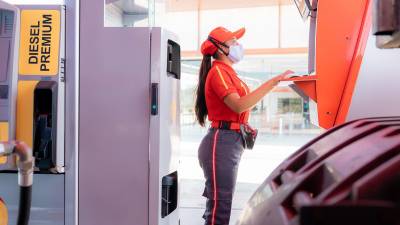 Maneras de verificar que te están despachando la cantidad adecuada de combustible en gasolineras Maneras de verificar que te están despachando la cantidad adecuada de combustible en gasolineras