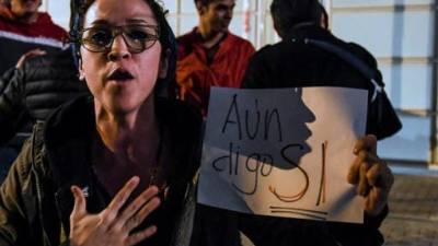 Decenas de personas respaldan a Santos tras derrota del &amp;quot;s&iacute;&amp;quot;