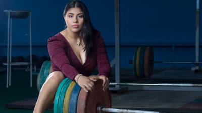 De gimnasta a campeona de pesas: La inspiradora historia de Bella Paredes De gimnasta a campeona de pesas: La inspiradora historia de Bella Paredes
