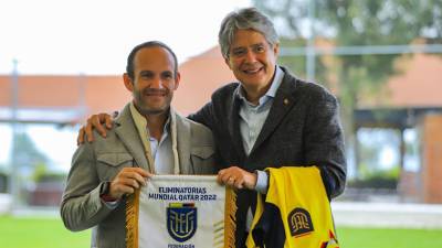 Presidente de Ecuador visita a la selección previo al partido con Perú Presidente de Ecuador visita a la selección previo al partido con Perú