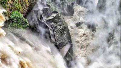 Madre y niño caen en cascada del sector cascada de río Verde: la mujer intentó rescatar a su hijo que se resbaló Madre y niño caen en cascada del sector cascada de río Verde: la mujer intentó rescatar a su hijo que se resbaló