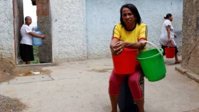 Escaso nivel de agua en hidroeléctrica de Venezuela Escaso nivel de agua en hidroeléctrica de Venezuela