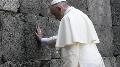 El camino silencioso del papa entre la crueldad de Auschwitz El camino silencioso del papa entre la crueldad de Auschwitz