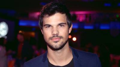 Taylor Lautner sorprende con un radical cambio de look Taylor Lautner sorprende con un radical cambio de look