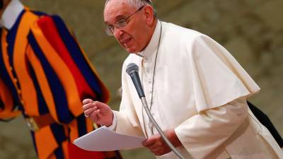 Francisco: los buenos padres no pegan "una bofetada en la cara" a sus hijos Francisco: los buenos padres no pegan "una bofetada en la cara" a sus hijos