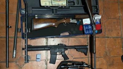 Así se ejecutó operativo para desarticular banda que traficaba armas en Ecuador y Colombia: hay 19 detenidos Así se ejecutó operativo para desarticular banda que traficaba armas en Ecuador y Colombia: hay 19 detenidos