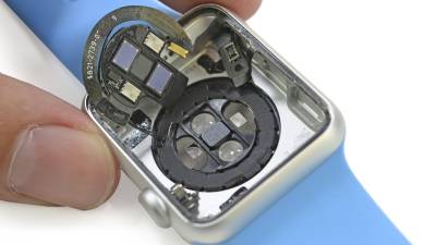 Una pieza del Apple Watch con defectos limita su distribución, según el WSJ Una pieza del Apple Watch con defectos limita su distribución, según el WSJ