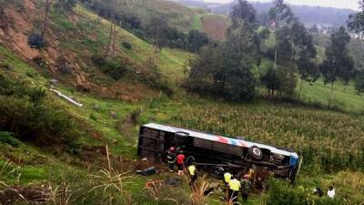 Dos muertos en accidente de autob&uacute;s v&iacute;a Pifo - Papallacta