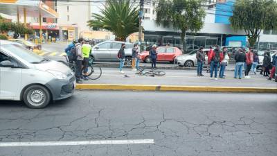 Tragedia en la Ecovía de Quito: ciclista falleció atropellado Tragedia en la Ecovía de Quito: ciclista falleció atropellado