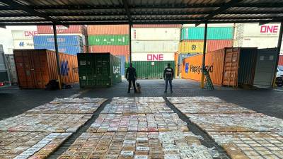 Más de una tonelada de cocaína estaba en un contenedor de puré de banano: pretendía salir de Guayaquil con rumbo a España Más de una tonelada de cocaína estaba en un contenedor de puré de banano: pretendía salir de Guayaquil con rumbo a España