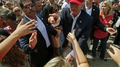 Consideran ilegal propuesta de Trump de confiscar remesas de indocumentados
