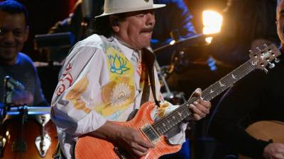 Santana graba con los músicos que lo acompañaron en sus discos clásicos Santana graba con los músicos que lo acompañaron en sus discos clásicos