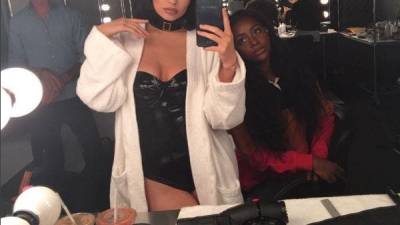 Kylie Jenner se transforma en muñeca para sensual sesión Kylie Jenner se transforma en muñeca para sensual sesión