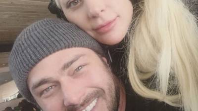 Lady Gaga y su novio, desnudos para una portada Lady Gaga y su novio, desnudos para una portada