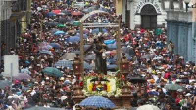 Semana Mayor en Ecuador, una multitudinaria muestra de fe