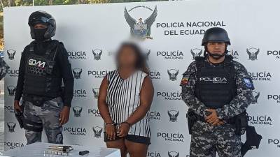 Aprehenden a una mujer que pretendía ingresar a un hospital con un arma de fuego, en Esmeraldas Aprehenden a una mujer que pretendía ingresar a un hospital con un arma de fuego, en Esmeraldas