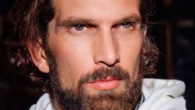 Actor Andr&eacute;s Holgu&iacute;n denuncia hurto de un taxista de aplicaci&oacute;n en Quito: 'Casi me matan y me robaron'