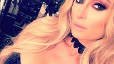 Paris hilton posa en lencer&iacute;a