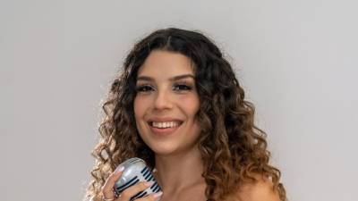 Vivianna comenta que aunque el género pop es más comercial el jazz y el blues son el camino que eligió. Vivianna comenta que aunque el género pop es más comercial el jazz y el blues son el camino que eligió.