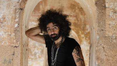 El violinista español de origen libanés y ascendencia armenia, llega a Quito con su gira “The Ara Malikian World Tour” el jueves 18 de mayo en el Teatro Nacional C.C. Ecuatoriana. El violinista español de origen libanés y ascendencia armenia, llega a Quito con su gira “The Ara Malikian World Tour” el jueves 18 de mayo en el Teatro Nacional C.C. Ecuatoriana.