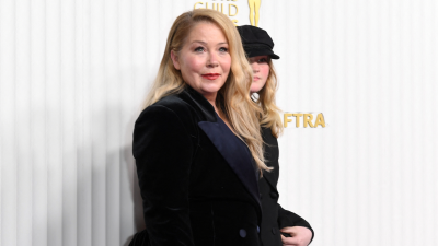 Christina Applegate rompe el silencio sobre su diagnóstico de esclerosis: 'Vivir se ha vuelto muy, muy difícil' Christina Applegate rompe el silencio sobre su diagnóstico de esclerosis: 'Vivir se ha vuelto muy, muy difícil'