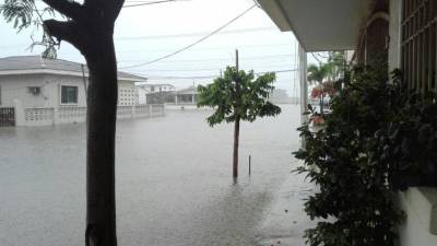 Lluvia torrencial causa estragos en varias ciudades del pa&iacute;s