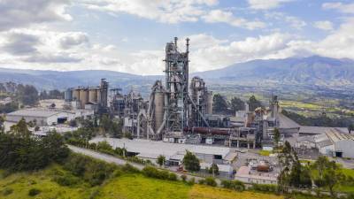 Cementera recibe crédito verde por 60 millones de dólares para su operación en Ecuador Cementera recibe crédito verde por 60 millones de dólares para su operación en Ecuador