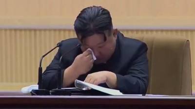 Al borde del llanto, Kim Jong-un pide a mujeres de Corea del Norte que tengan más hijos Al borde del llanto, Kim Jong-un pide a mujeres de Corea del Norte que tengan más hijos