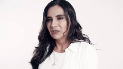 Vicepresidenta Verónica Abad dice que hay violencia cuando mediante abuso del poder "te envían a morir en la guerra" Vicepresidenta Verónica Abad dice que hay violencia cuando mediante abuso del poder "te envían a morir en la guerra"