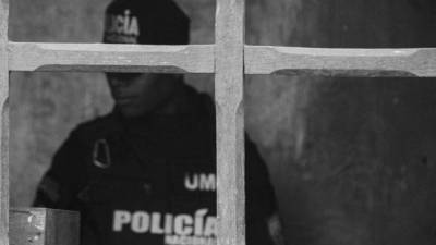 Policía en servicio activo va a prisión tras incumplir medidas a favor de su exconviviente; ocurrió en Orellana Policía en servicio activo va a prisión tras incumplir medidas a favor de su exconviviente; ocurrió en Orellana
