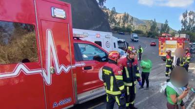 Tr&aacute;gico accidente en la v&iacute;a Pifo-Papallacta: al menos ocho muertos y 13 heridos 
