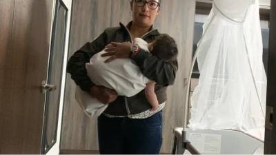 Filtran chat de la mujer que intentó vender a su bebé en redes sociales y fue descubierta por el FBI Filtran chat de la mujer que intentó vender a su bebé en redes sociales y fue descubierta por el FBI