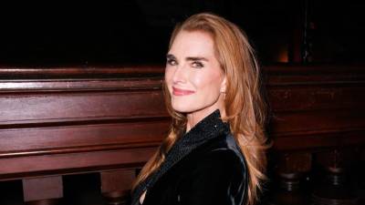 Brooke Shields reveló que fue sometida a un rejuvenecimiento íntimo sin su consentimiento Brooke Shields reveló que fue sometida a un rejuvenecimiento íntimo sin su consentimiento