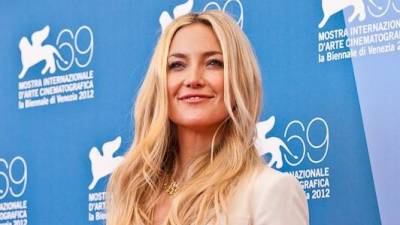 Kate Hudson anunció su compromiso con el músico Danny Fujikawa Kate Hudson anunció su compromiso con el músico Danny Fujikawa