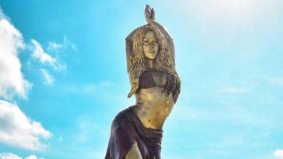 Barranquilla rinde homenaje a Shakira con una estatua Barranquilla rinde homenaje a Shakira con una estatua