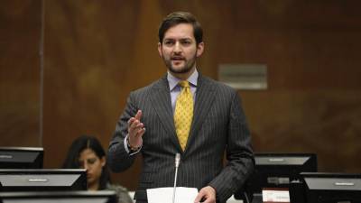 El asambleísta Esteban Torres consideró que sesionar el mismo día en que se juega la final del Mundial fue una "falta de respeto" El asambleísta Esteban Torres consideró que sesionar el mismo día en que se juega la final del Mundial fue una "falta de respeto"
