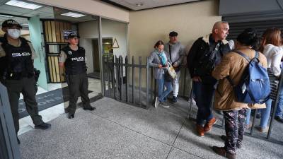 Venezolanos en Ecuador, inmersos en "incertidumbre total" y "en un limbo" ante cierre de consulados Venezolanos en Ecuador, inmersos en "incertidumbre total" y "en un limbo" ante cierre de consulados