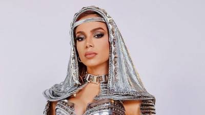 Anitta dice que "vendería sus órganos" para romper su contrato con Warner Anitta dice que "vendería sus órganos" para romper su contrato con Warner