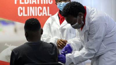 Sudáfrica detecta nueva variante del covid-19 más contagiosa y con múltiples mutaciones Sudáfrica detecta nueva variante del covid-19 más contagiosa y con múltiples mutaciones