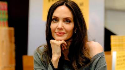 Angelina Jolie abrirá su negocio de moda en el viejo estudio de Basquiat en Nueva York Angelina Jolie abrirá su negocio de moda en el viejo estudio de Basquiat en Nueva York